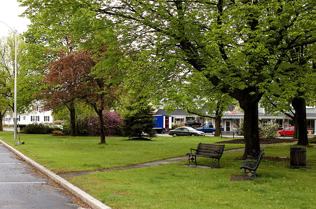 Littleton Common, Littleton, MA. 2009. Photo from Wikimedia Commons, courtesy Twp via Creative Commons License.