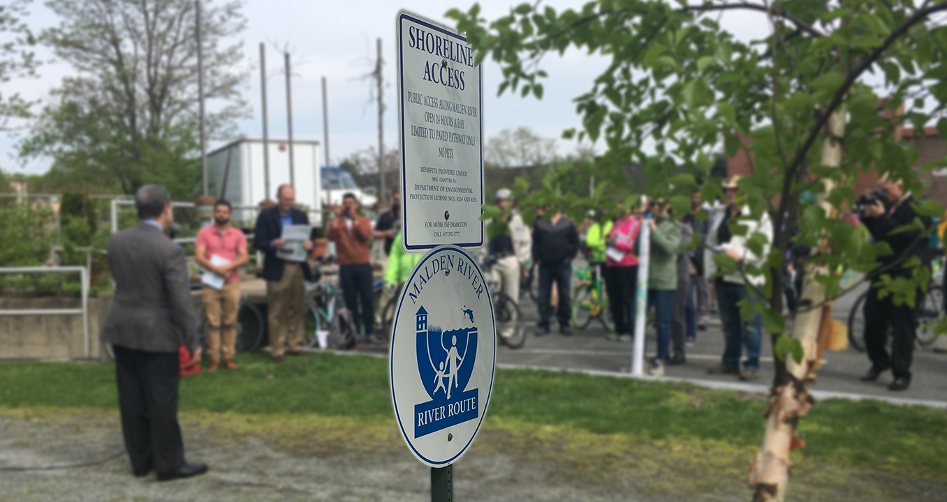 Sign shows Malden River Route, Shoreline Access