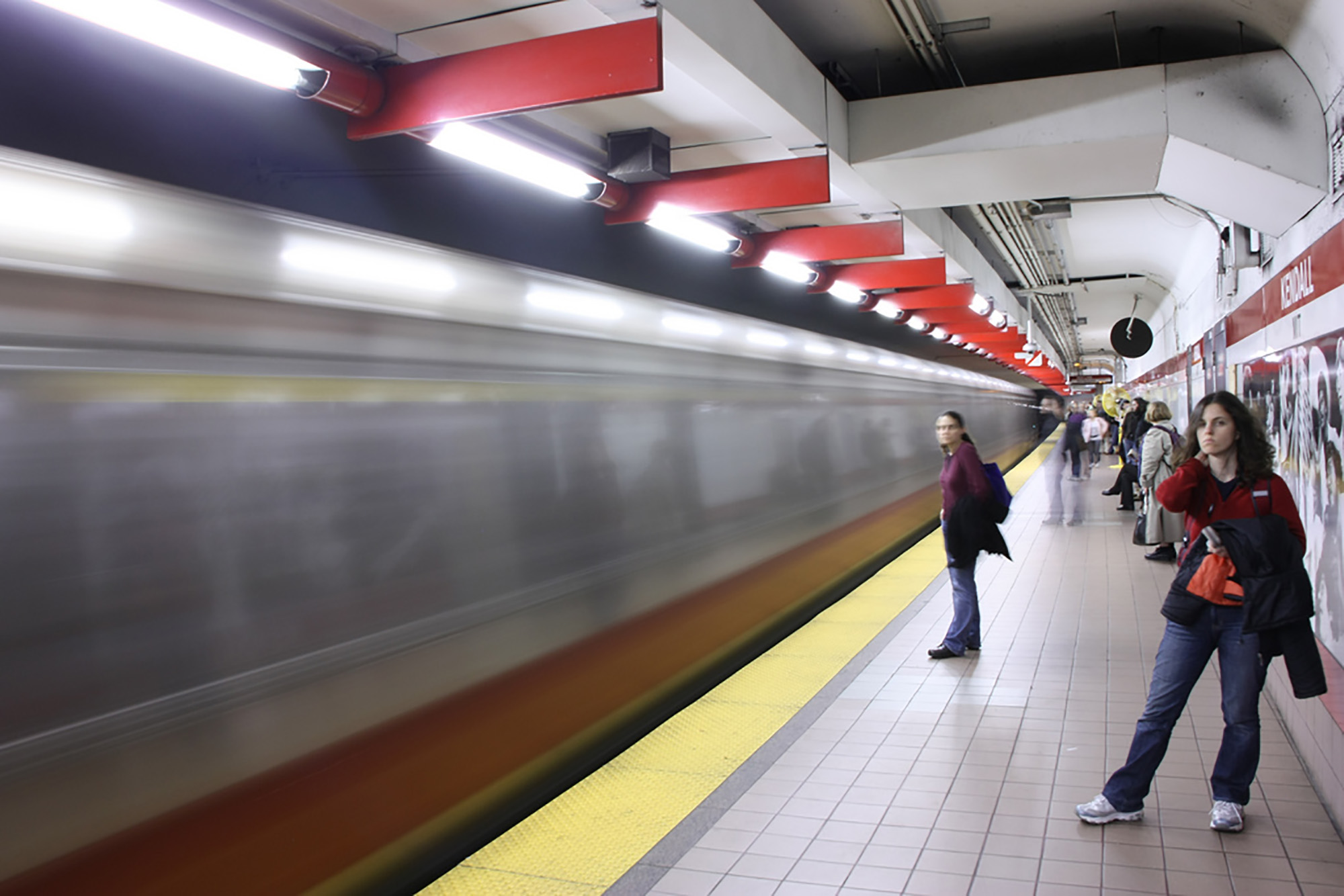 Red Line pulls into Kendall Square