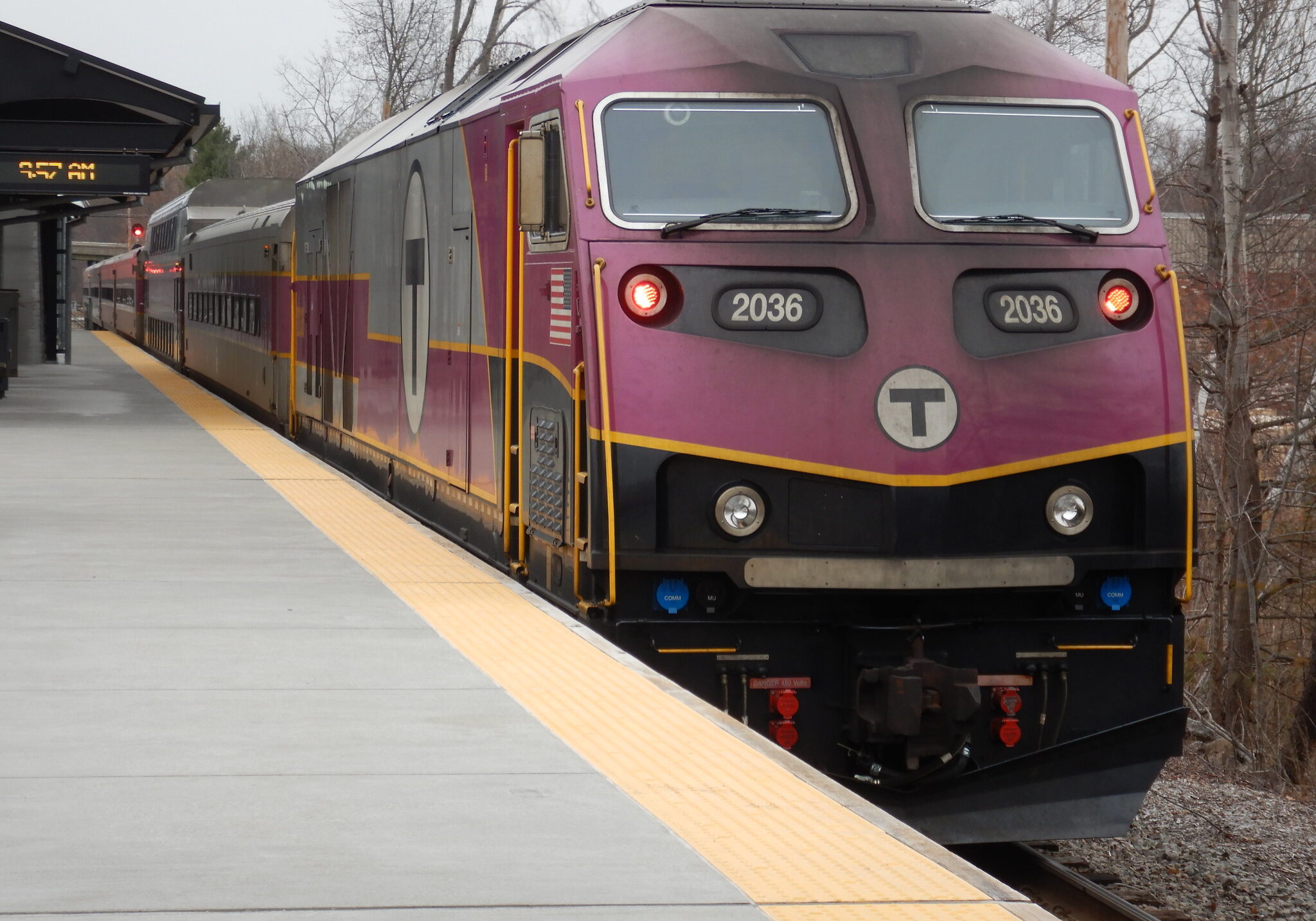 Commuter rail train